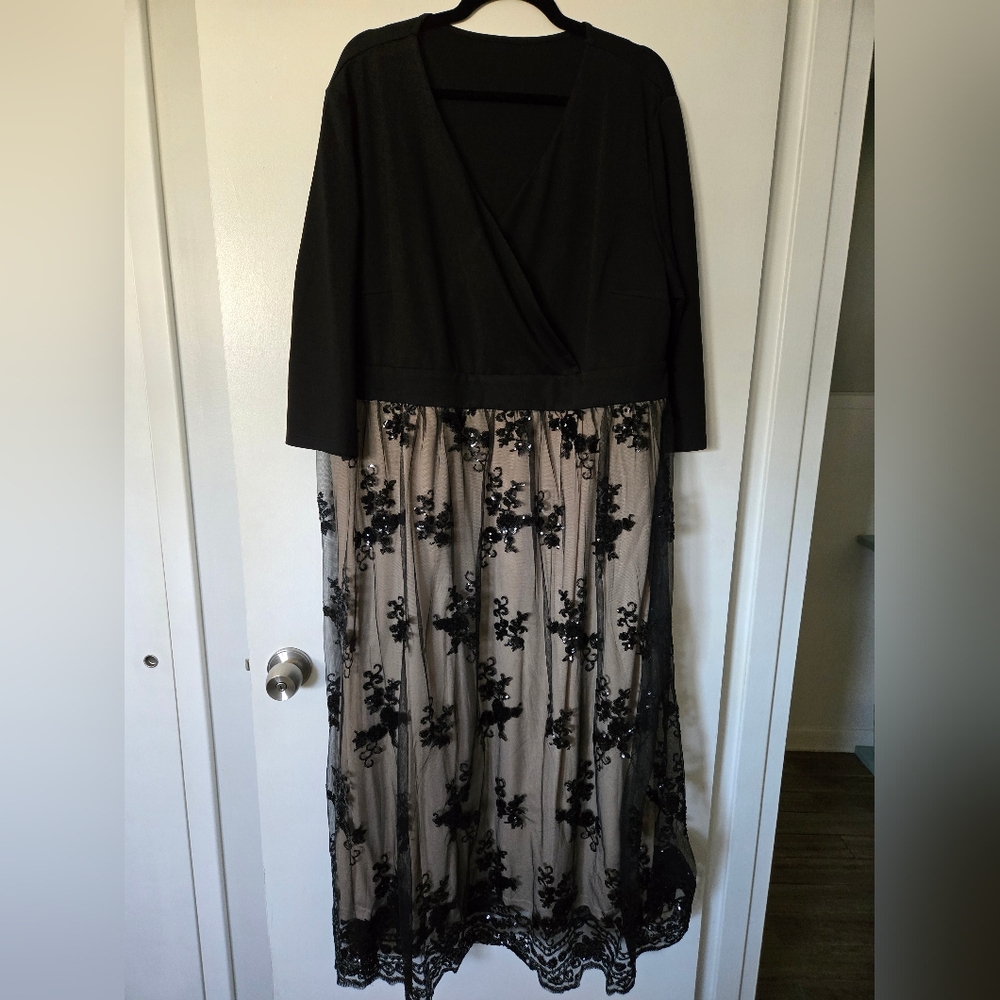 Women's Plus Size Formal Dress Midi Length 24W